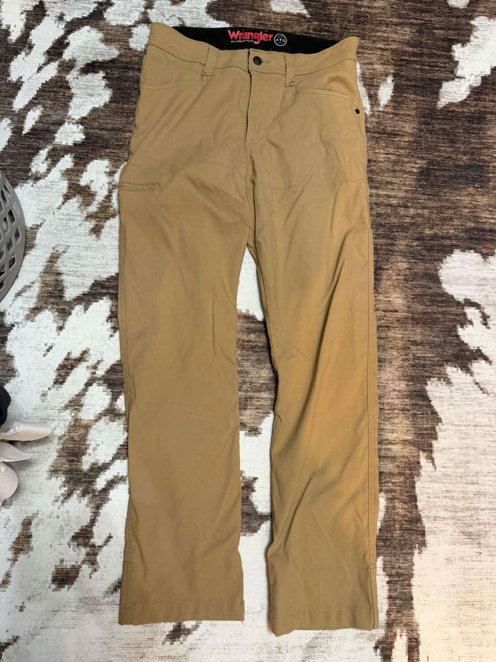 Men's Wrangler ATG Utility Pants in Khaki